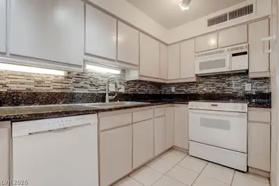 3111 Bel Air Drive 3A, Las Vegas, NV 89109 Kitchen