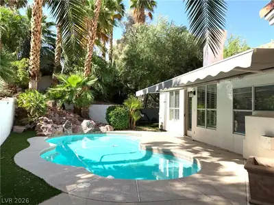 175 Buena Court, Henderson