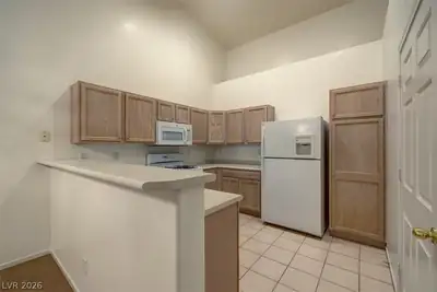 2000 QUARTZ CLIFF Street 203, Las Vegas, NV 89117 Kitchen