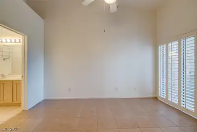 2000 QUARTZ CLIFF Street 203, Las Vegas, NV 89117 Primary Bedroom