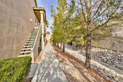 2000 QUARTZ CLIFF Street 203, Las Vegas, NV 89117 Side of Structure