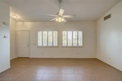 2000 QUARTZ CLIFF Street 203, Las Vegas, NV 89117 Living Room