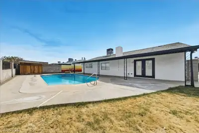 627 Valley View Drive, Henderson, NV 89002 Yard