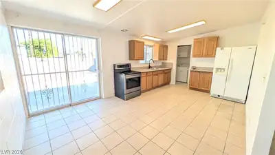 1856 Del Mar Avenue, Las Vegas, NV 89169 Kitchen