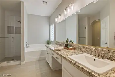 1065 Legato Drive, Las Vegas, NV 89123 Primary Bathroom