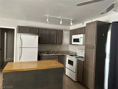2929 Elm Avenue 2, Las Vegas, NV 89101 Kitchen