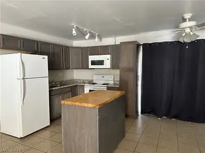 2929 Elm Avenue 2, Las Vegas, NV 89101 Kitchen