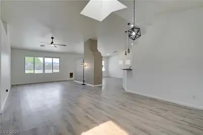 1030 Kings View Court, Henderson, NV 89002 Living Room