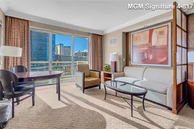 125 East Harmon Avenue 417, Las Vegas, NV 89109 Living Room