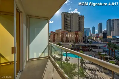125 East Harmon Avenue 417, Las Vegas, NV 89109 Balcony