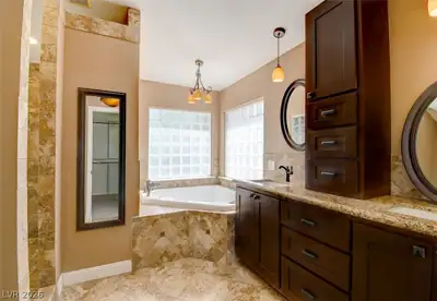 2000 Faywood Street, Las Vegas, NV 89134 Primary Bathroom