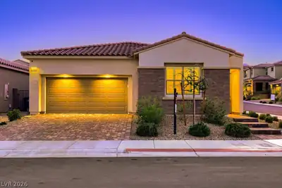 395 Nine Mile Creek Drive, Las Vegas, NV 89138 Front of Structure