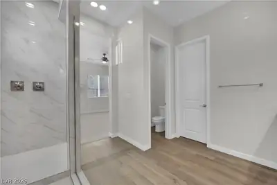 92 Ibiza Lake Drive, Henderson, NV 89011 Primary Bathroom