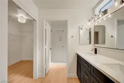 2621 Lotus Hill Drive, Las Vegas, NV 89134 Primary Bathroom