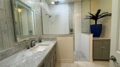 8304 Apple Glaze Avenue 203, Las Vegas, NV 89145 Bathroom