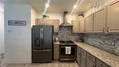 8304 Apple Glaze Avenue 203, Las Vegas, NV 89145 Kitchen