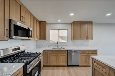1600 Royal Canyon Drive, Las Vegas, NV 89128 Kitchen