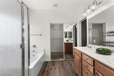 1708 Waltrip Court, Henderson, NV 89012 Primary Bathroom