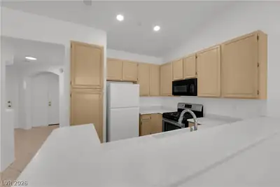 5131 Briar Meadow Way, Las Vegas, NV 89118 Kitchen