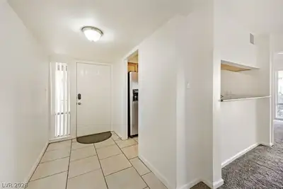 769 Oakmont Avenue 403, Las Vegas, NV 89109 Entrance Foyer
