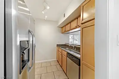 769 Oakmont Avenue 403, Las Vegas, NV 89109 Kitchen