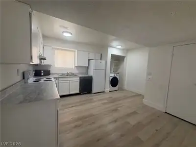 3500 Rio Robles Drive C, North Las Vegas, NV 89030 Kitchen