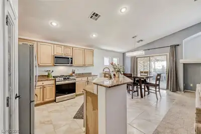 5817 Hawkeye Bell Street, North Las Vegas, NV 89081 Kitchen