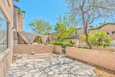 5617 Open Court, Las Vegas, NV 89118 Patio