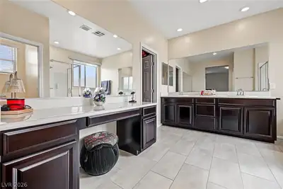 3813 Birch River Street, North Las Vegas, NV 89032 Primary Bathroom