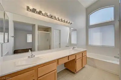 5016 RANCHER Avenue, Las Vegas, NV 89108 Primary Bathroom