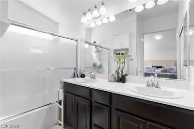 10569 Hartford Hills Avenue, Las Vegas, NV 89166 Primary Bathroom