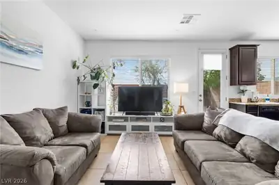 10569 Hartford Hills Avenue, Las Vegas, NV 89166 Living Room