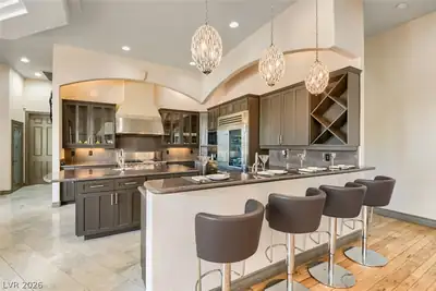 2010 Shenley Court, Las Vegas, NV 89117 Kitchen