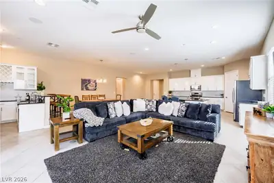 512 Heritage Bridge Avenue, Henderson, NV 89011 Living Room