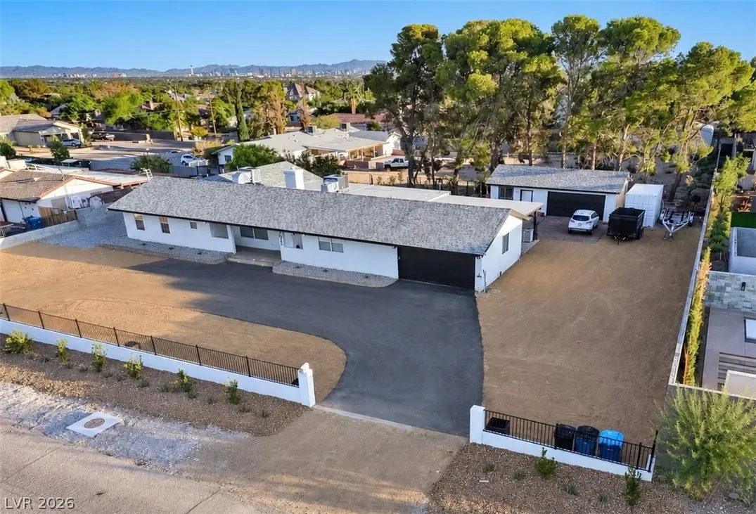 9035 West Hammer Lane, Las Vegas, NV 89149