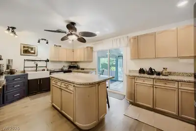 8054 Rodeo Drive, Las Vegas, NV 89123 Kitchen