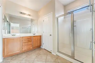 8640 Deering Bay Drive, Las Vegas, NV 89131 Primary Bathroom