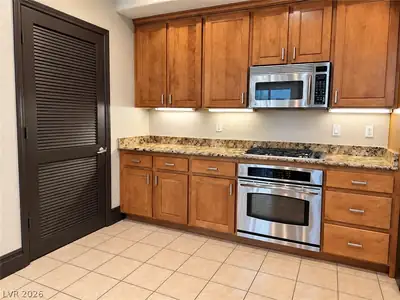 26 East Serene Avenue 401, Las Vegas, NV 89123 Kitchen
