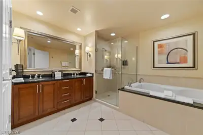 145 East HARMON Avenue 1806, Las Vegas, NV 89109 Bathroom