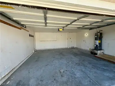 6361 Hummingbird Lane, Las Vegas, NV 89103 Garage