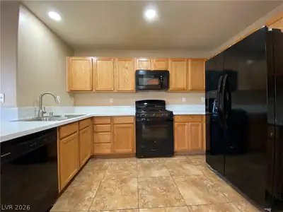 9212 Millikan Avenue, Las Vegas, NV 89148 Kitchen