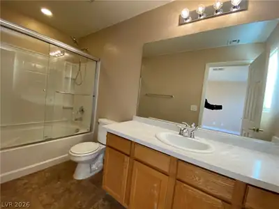 9212 Millikan Avenue, Las Vegas, NV 89148 Primary Bathroom