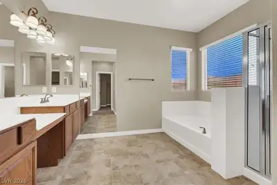 732 RUSTIC DESERT Place, Henderson, NV 89011 Primary Bathroom