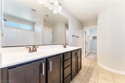 10232 Gibson Isle Drive, Las Vegas, NV 89166 Primary Bathroom