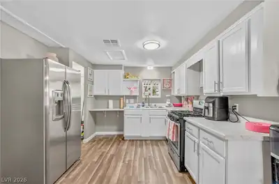 111 Sir Arthur Drive, Las Vegas, NV 89110 Kitchen