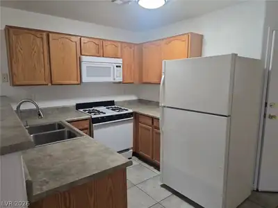 2517 Danborough Court 106, Las Vegas, NV 89106 Kitchen