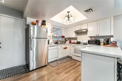 6285 West Washington Avenue, Las Vegas, NV 89107 Kitchen