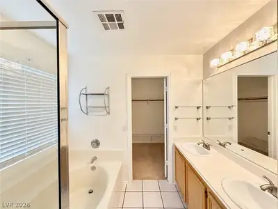 11112 Gateview Lane, Las Vegas, NV 89144 Primary Bathroom