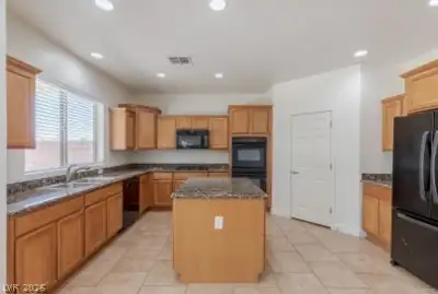 2553 Chateau Clermont Street, Henderson, NV 89044 Kitchen