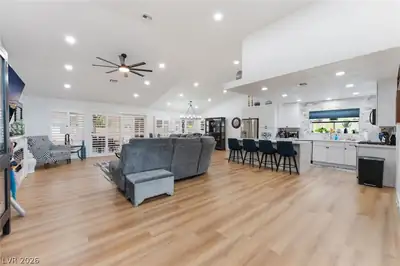 2705 Sungold Drive, Las Vegas, NV 89134 Living Room